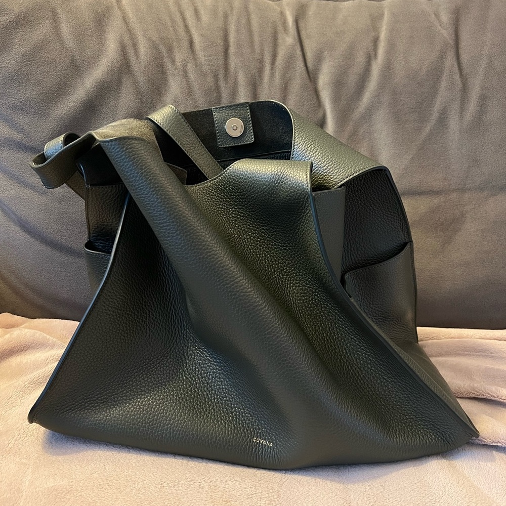 Cuyana tote